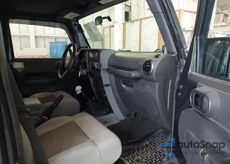 2010 Jeep Wrangler Unlimited Sport из США, поврежденный, VIN 1J4BA3H18AL198776